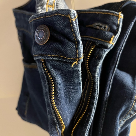 Dark Wash Women’s Old Navy Skinny Jeans - Picture 5 of 5